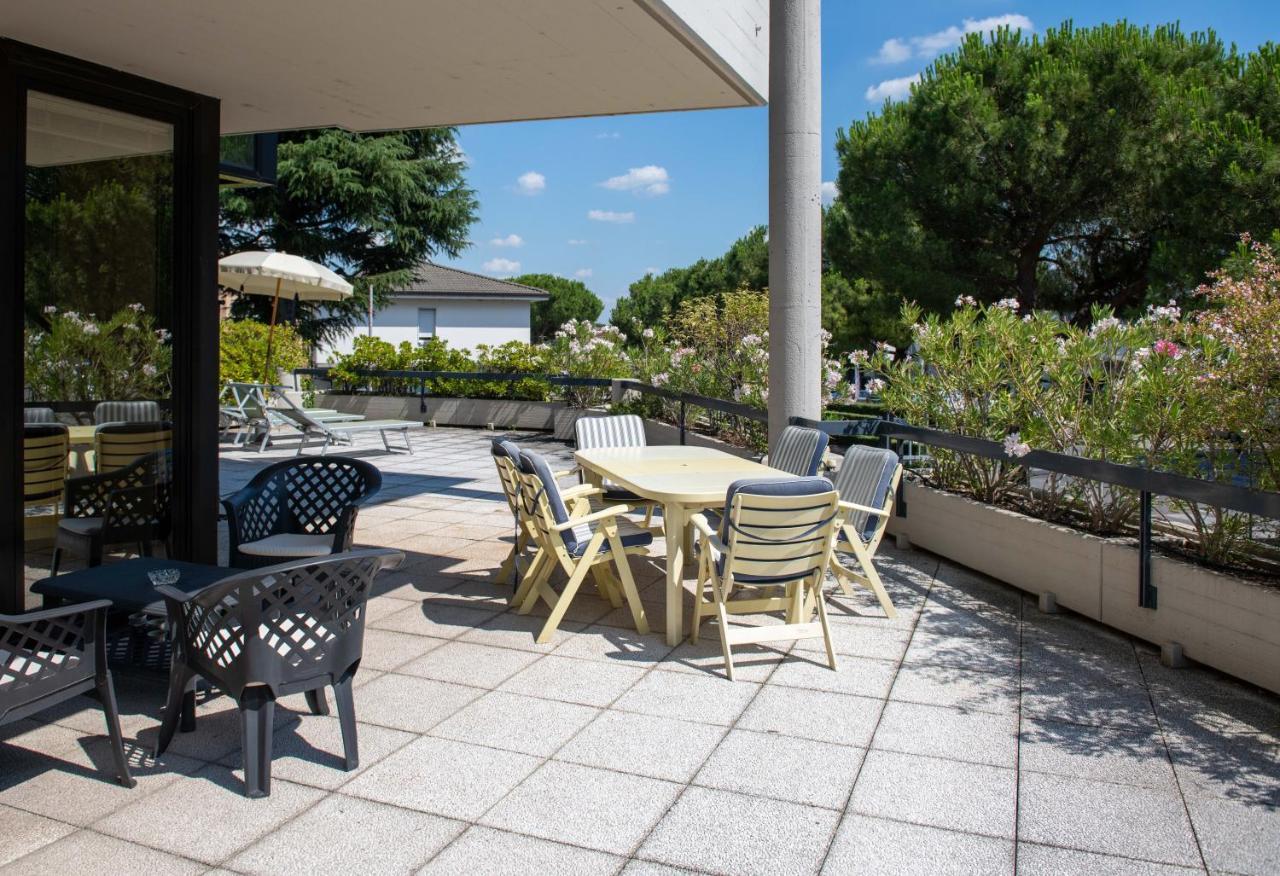 Garda Fantasy Terrazza Apartment Десенцано дел Гарда Екстериор снимка